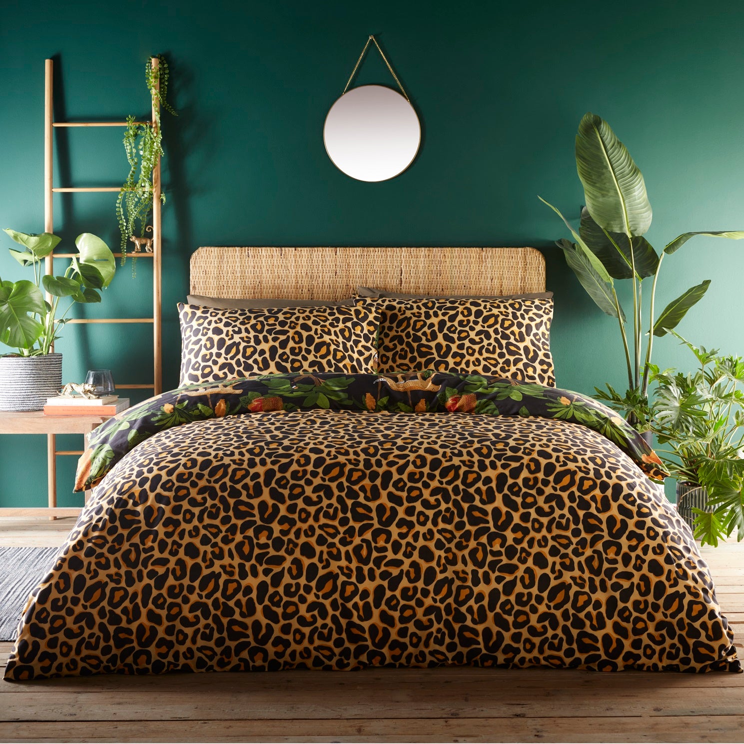 Dowry garden cheapest leopard bedding set is made of cotton fabric