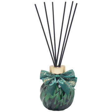 200ml Green Bauble Pine and Eucalyptus Christmas Reed Diffuser