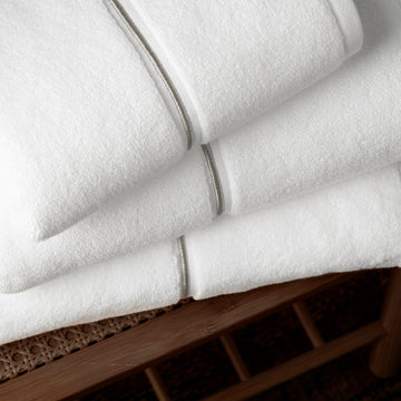 Zero Twist Satin Stitch Bath Towel with Embroidered Hem - White & Silver