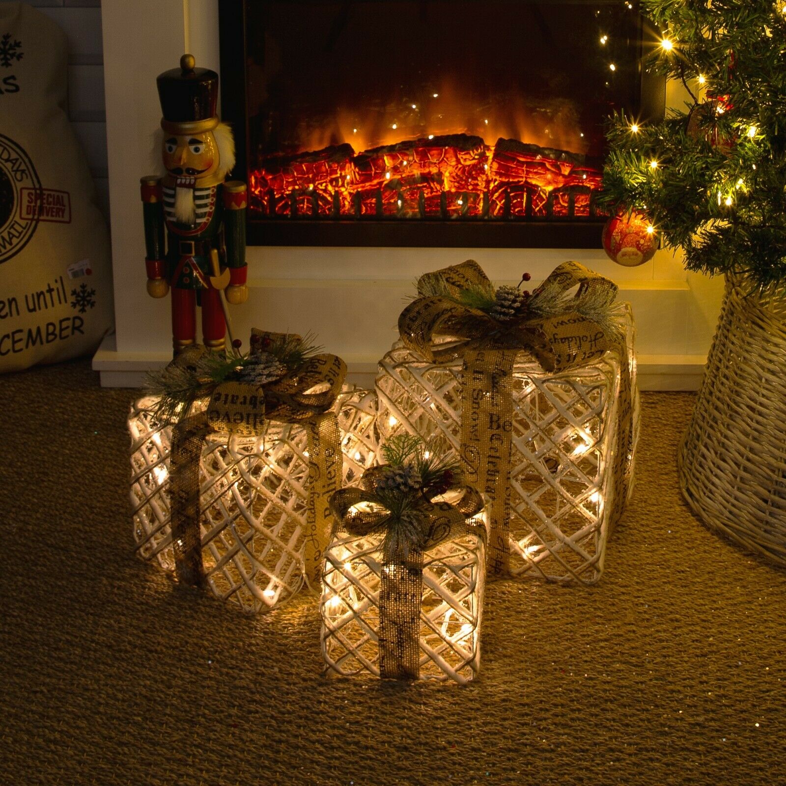 Christmas LED Light-Up Rattan Gift Boxes Decoration