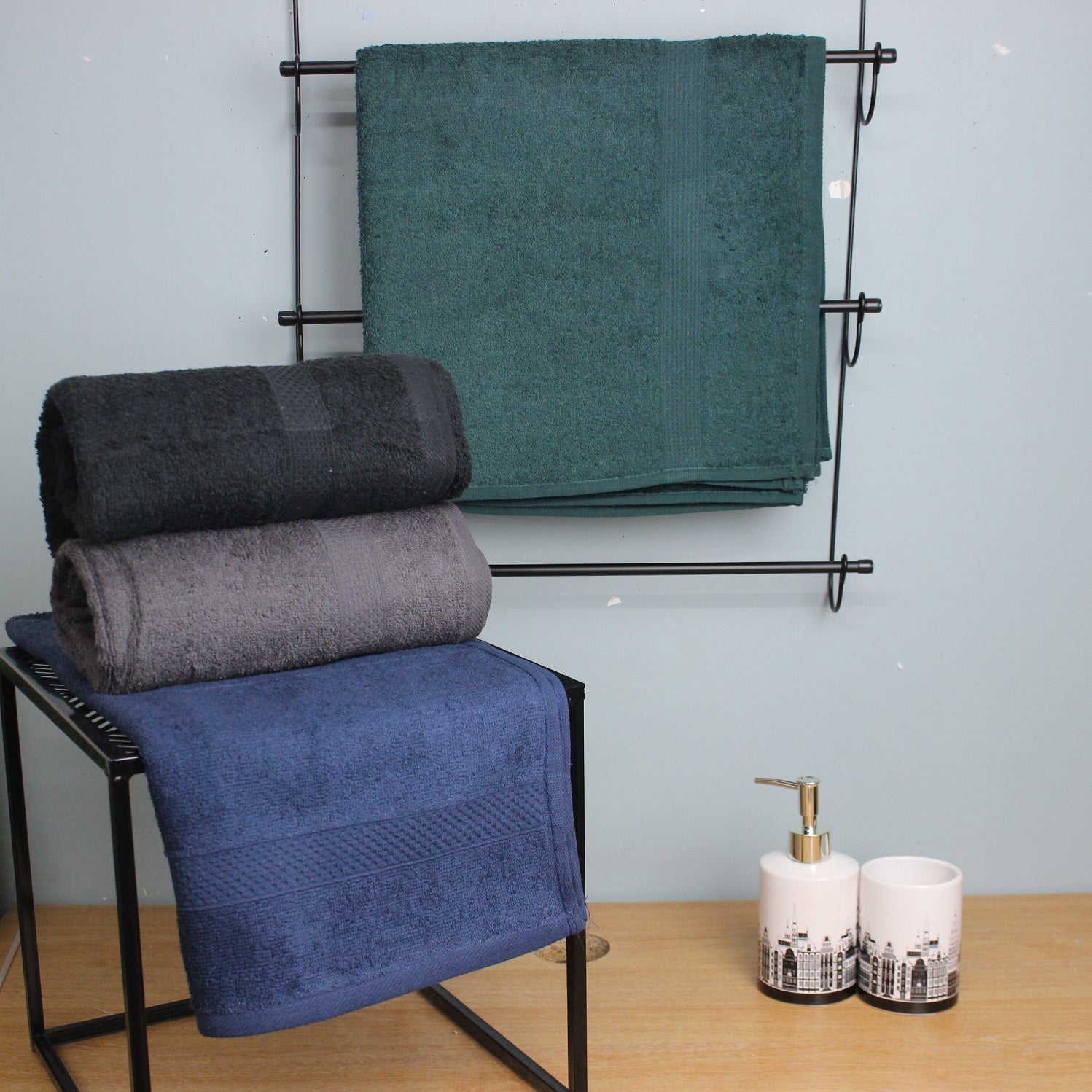 Luxury Hand Towel Designer 100% Cotton Soft Fluffy Towel Capetown Black 50x100cm