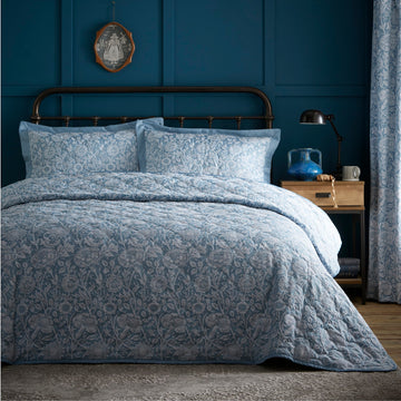 Luxury Embossed Jacquard Quilted Bed Throwover - Cornflower Blue