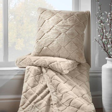 Catherine Lansfield Cosy Diamond Faux Fur Throw 130x170cm, Natural