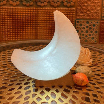 1kg White Crescent Moon Himalayan Salt Lamp