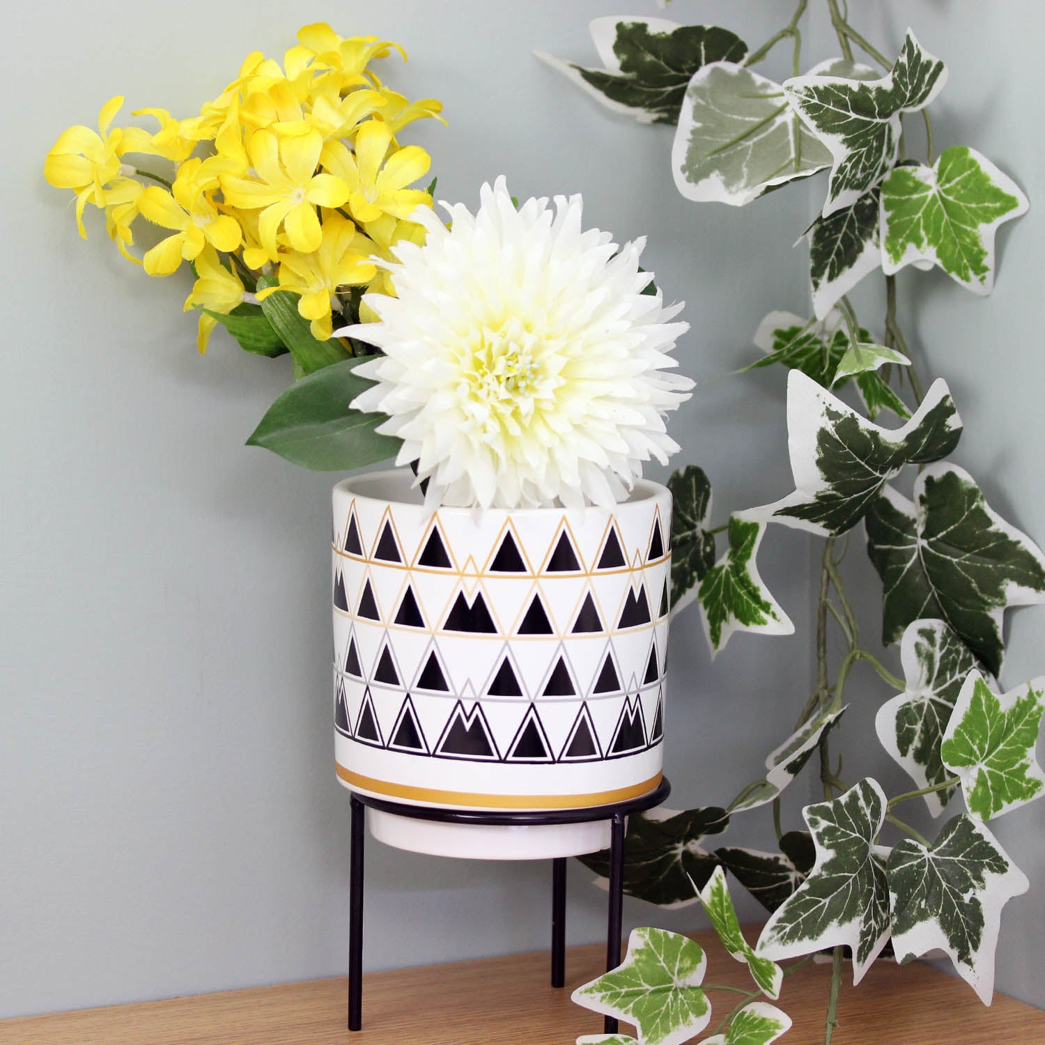 20cm Aztec Geometric Ceramic Indoor Planter Pot On Iron Stand