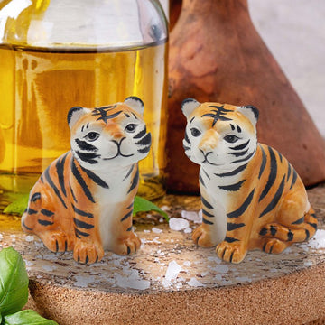 2Pc Ceramic Tigers Shaped Salt & Pepper Shakers