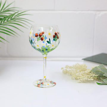 Lynsey Johnstone Hand Painted Daisies 600ml Gin Cocktail Glass
