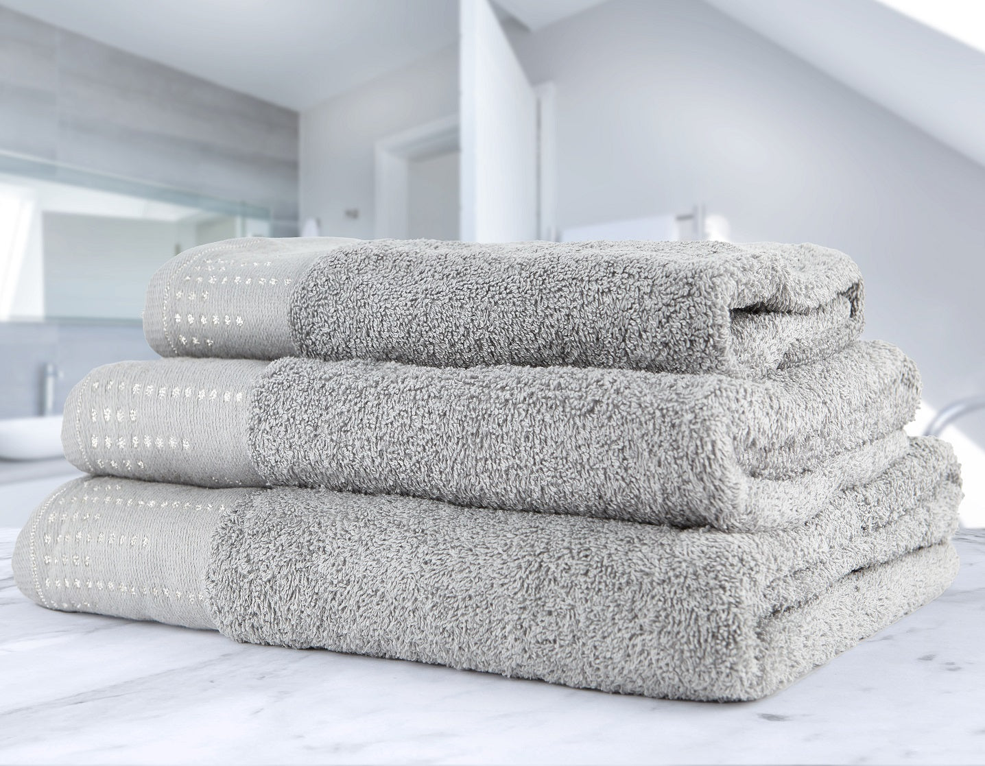 100% Cotton Shimmer Manhattan Hand Towel Silver