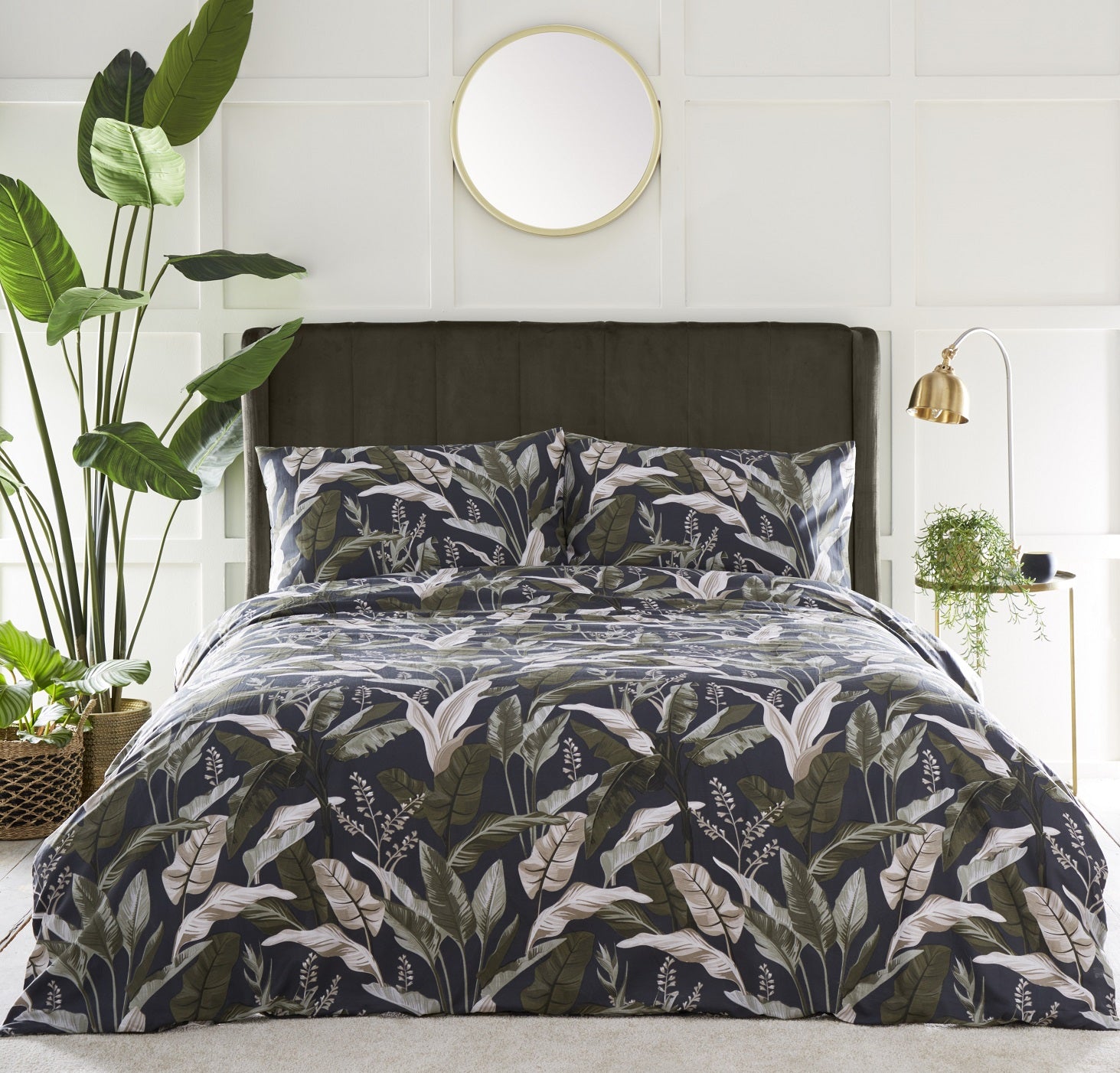 Olive Botanical Leaf Duvet Cover Set, King, Black & Green