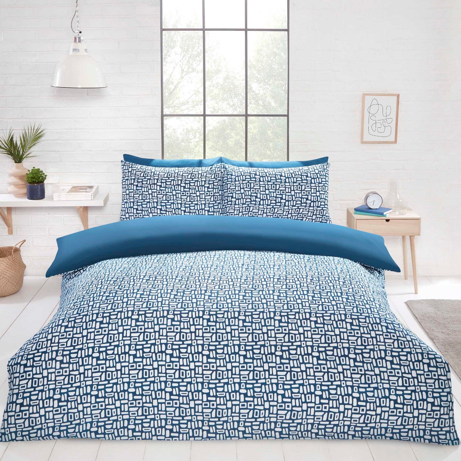 Reversible Pebble Geo Duvet Cover Set, King, Blue & White