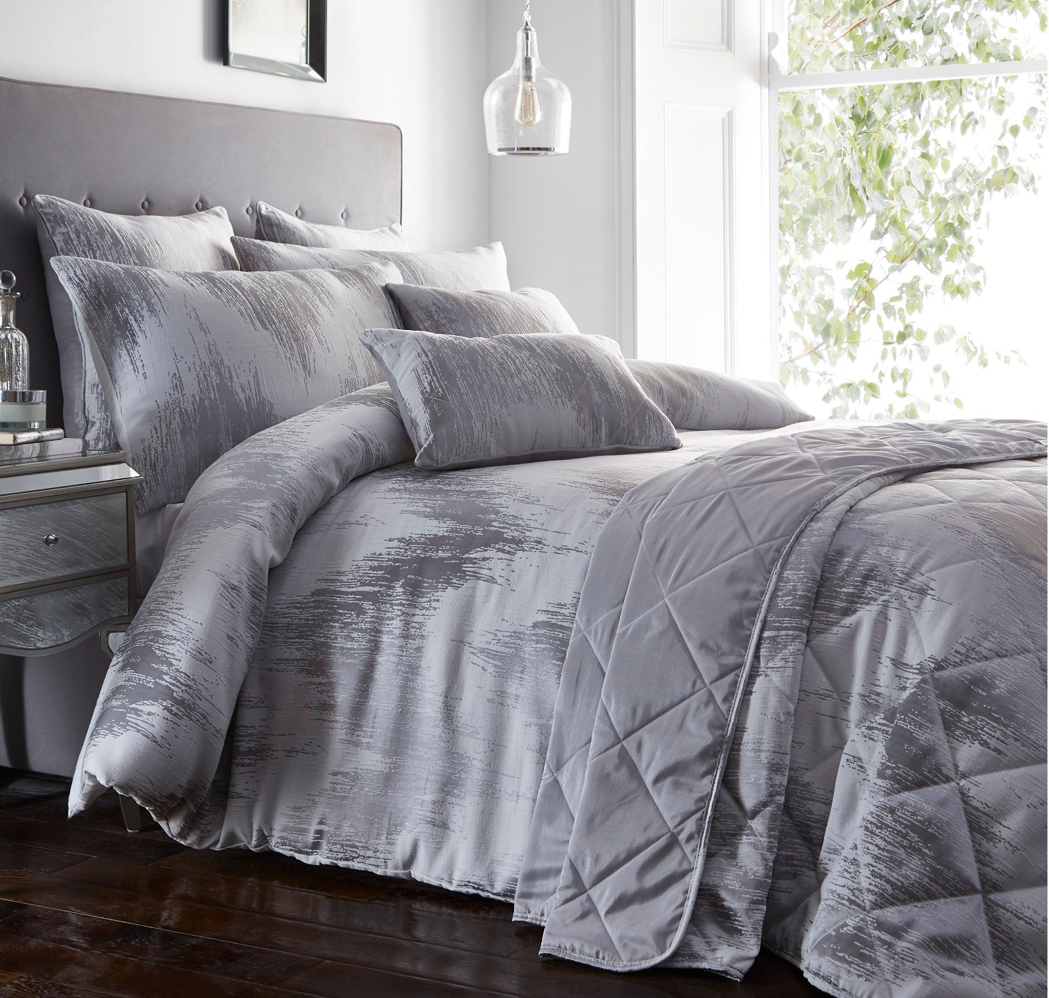 Super King Quartz Shimmer Silver Grey Jacquard Duvet Set