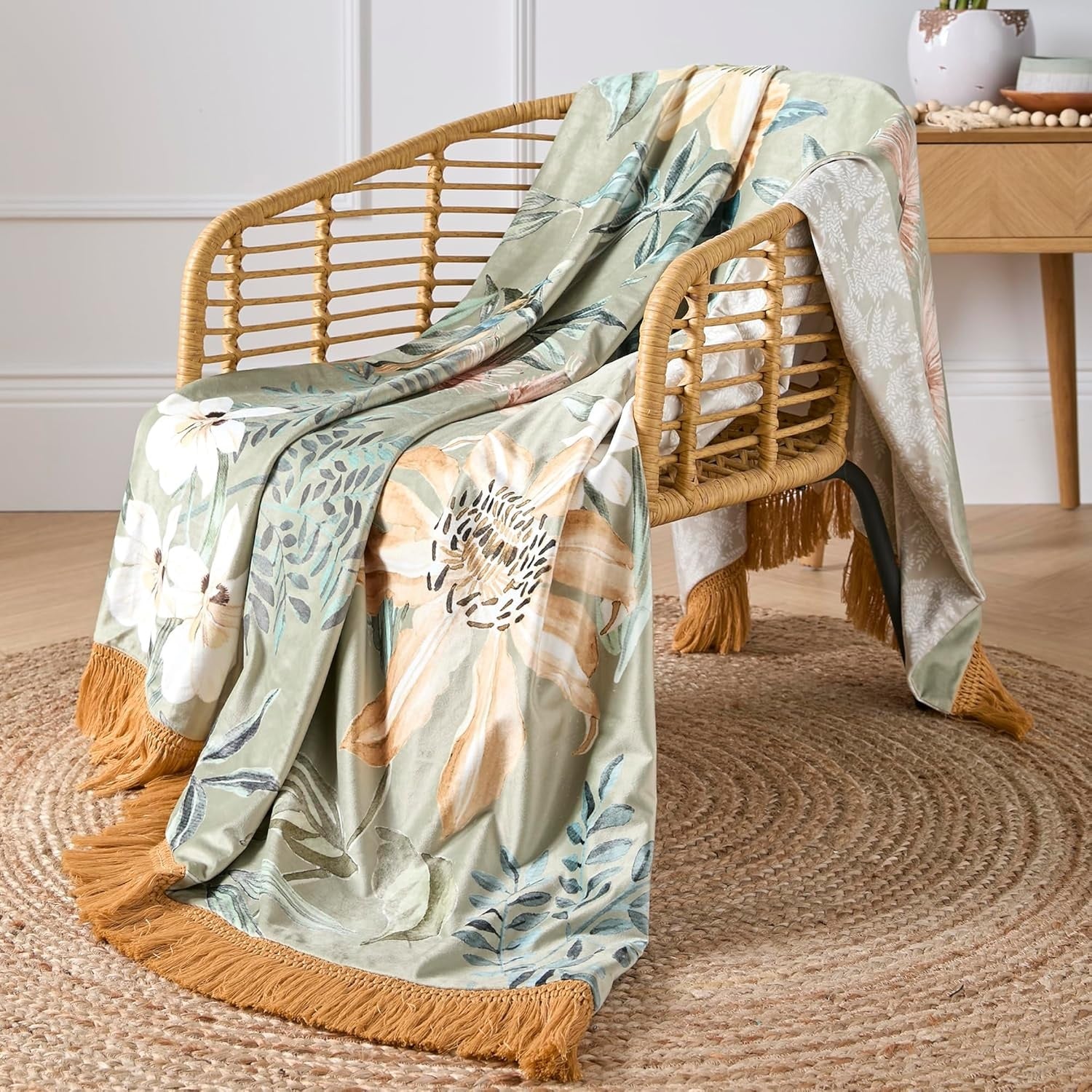 Foliage Delicate Floral Velvet Sofa Bed Throw 130x180cm Gold & Green