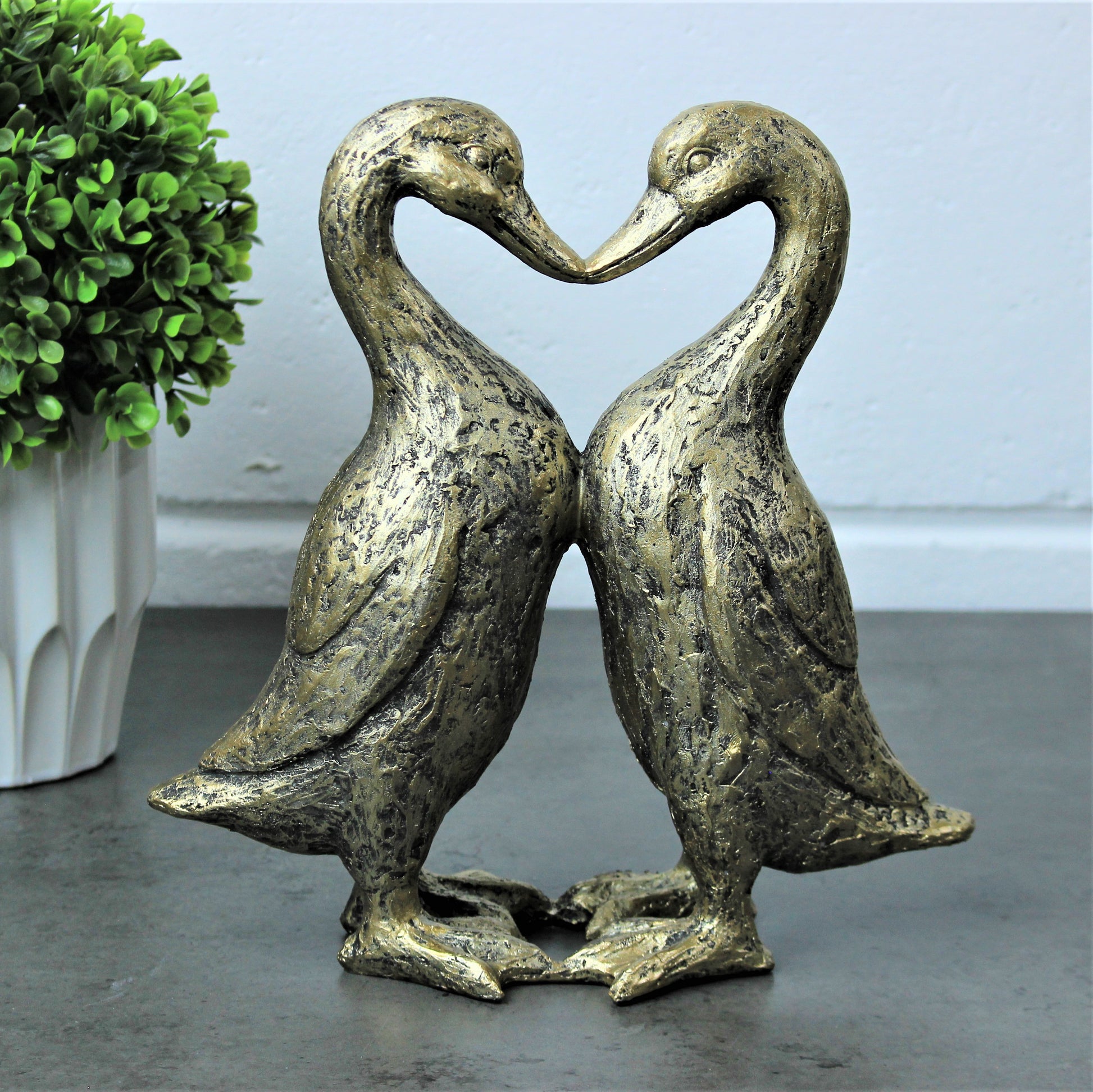 Large Gold Finish Kissing Pair Of Ducks Birds Ornament