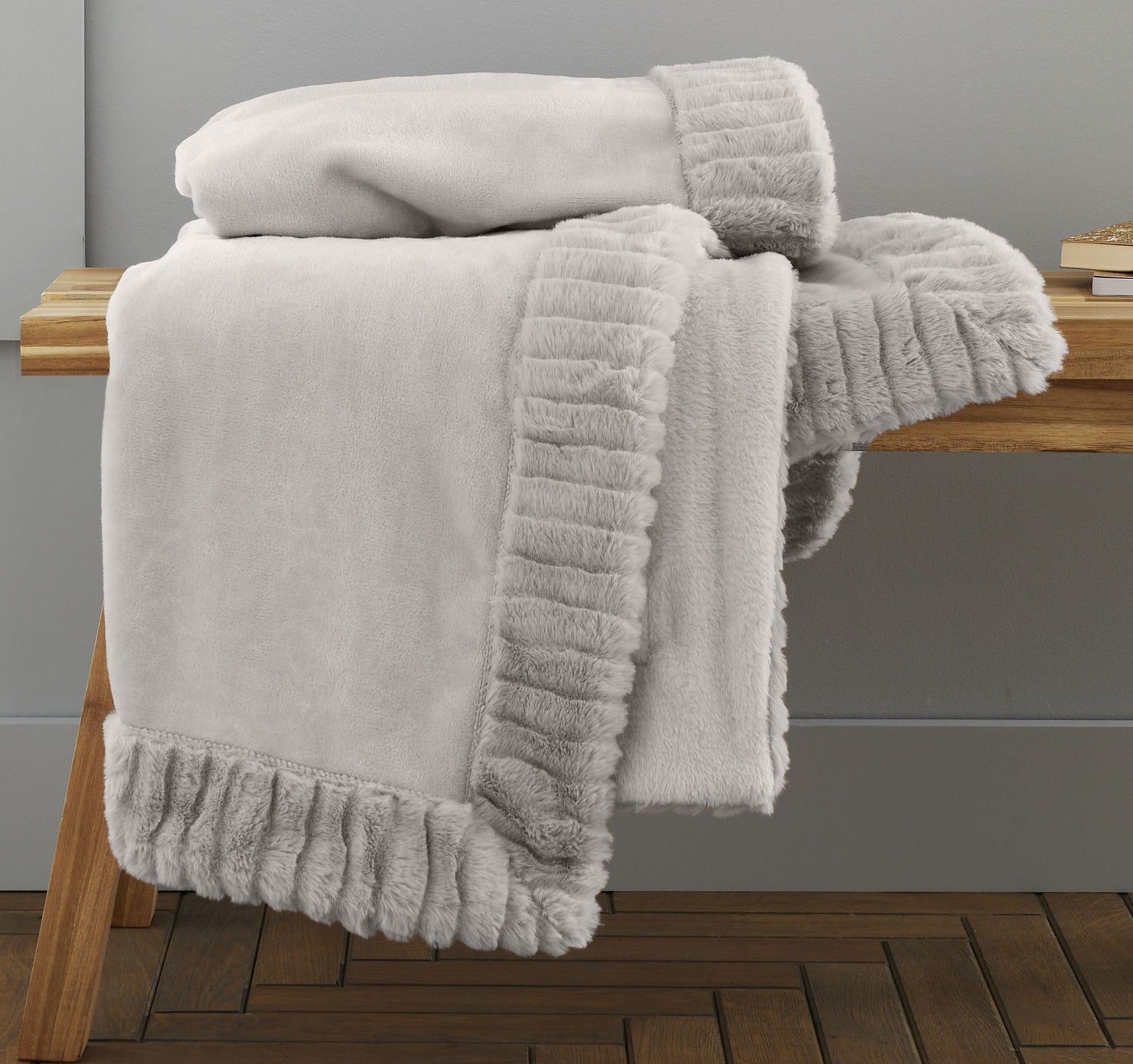 Catherine Lansfield Velvet & Faux Fur Sofa Bed Throw 150x200cm - Silver Grey