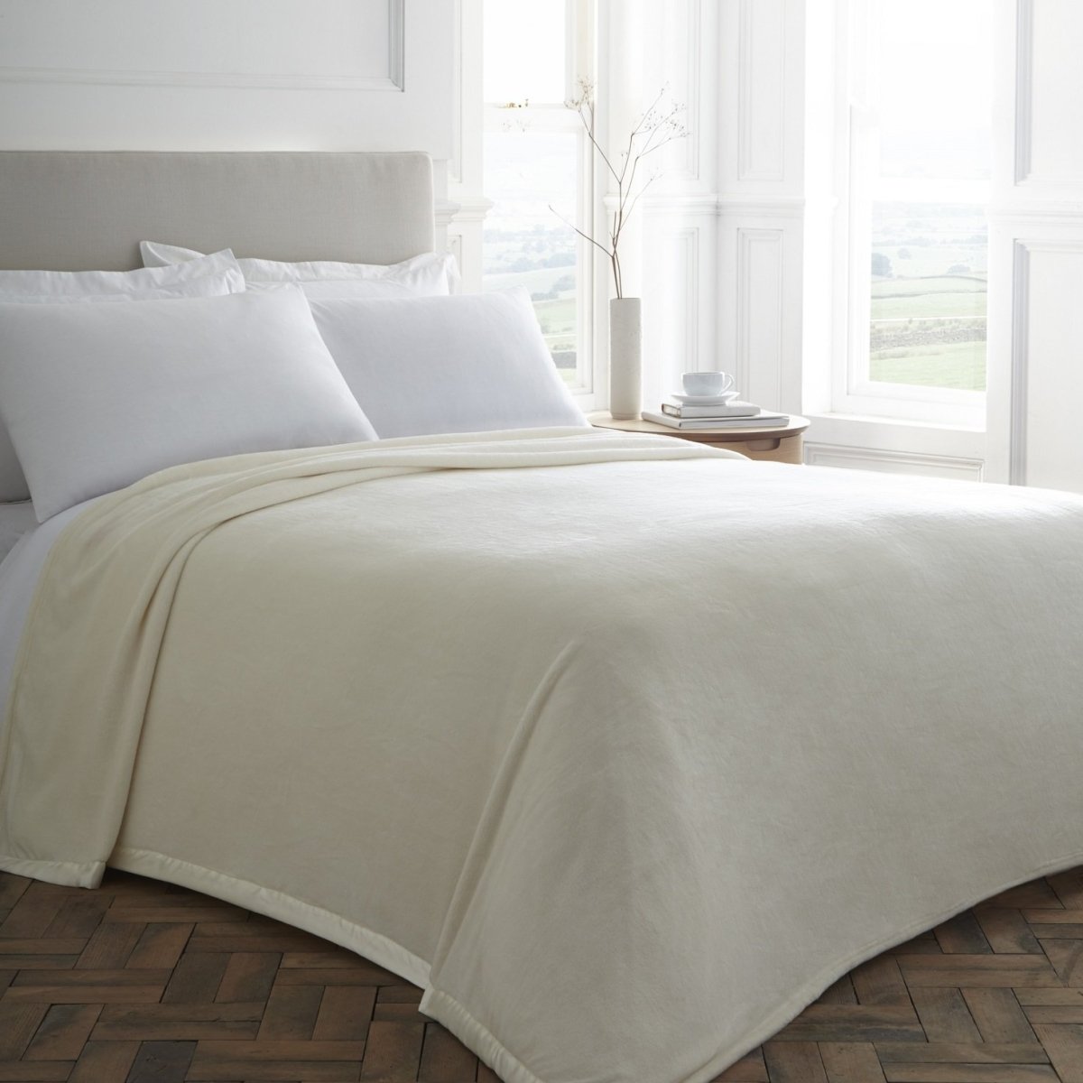 Extra Large Plush Blanket 229x254cm - Cream - Bonnypack