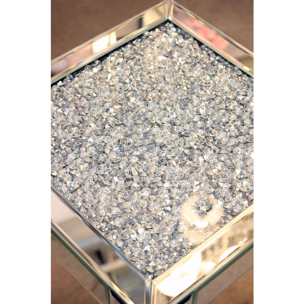 Medium Crushed Diamond Top Mirrored Side Table - Bonnypack
